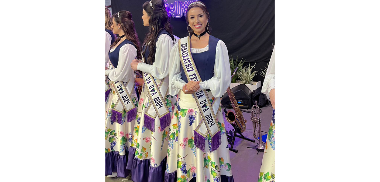 Traje das Embaixatrizes da Festa da Uva apresentado neste sábado, foi ...